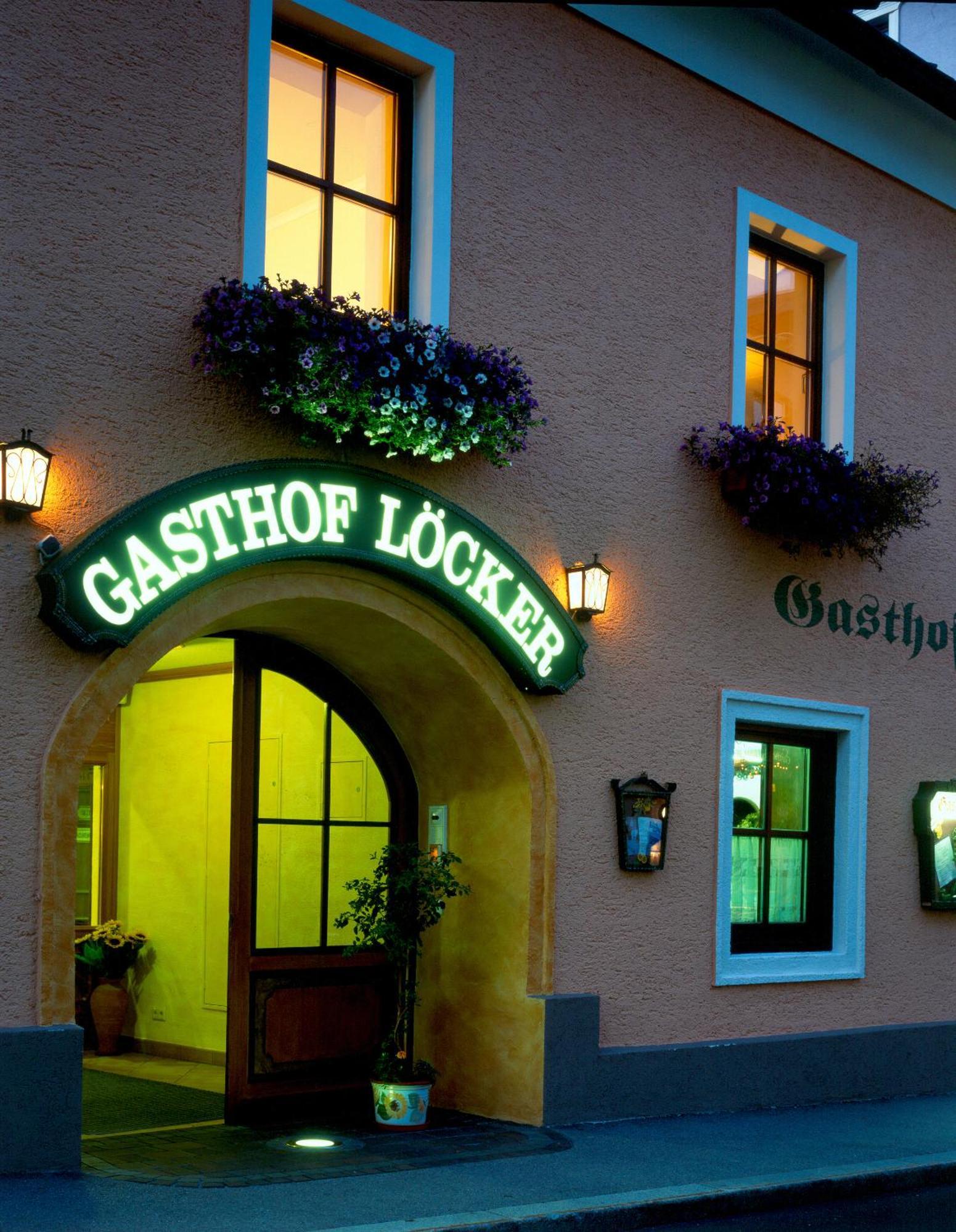 Gasthof - Restaurant Loecker Radstadt Bagian luar foto