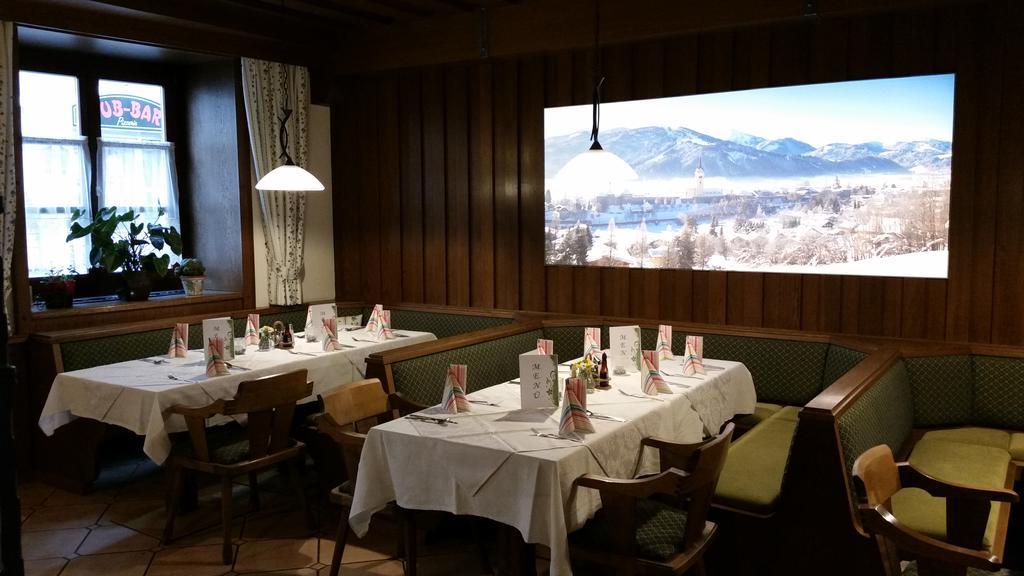 Gasthof - Restaurant Loecker Radstadt Bagian luar foto