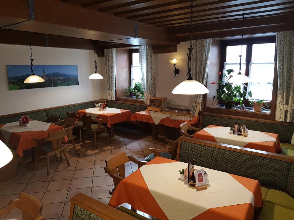 Gasthof - Restaurant Loecker Radstadt Bagian luar foto
