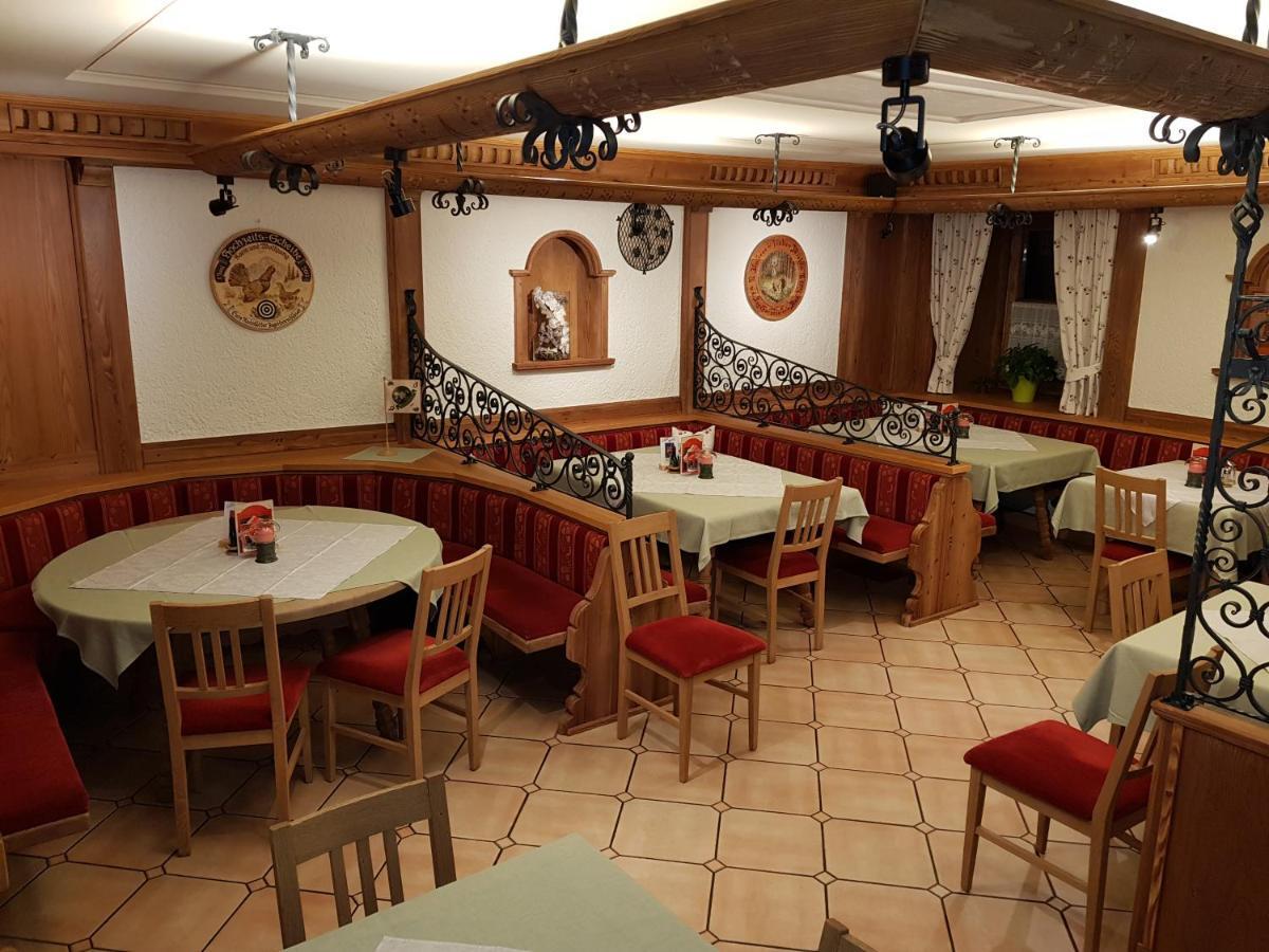 Gasthof - Restaurant Loecker Radstadt Bagian luar foto